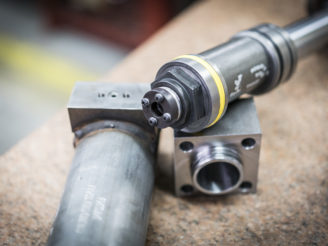 Custom hydraulic cylinder side view Custom hydraulic cylinder side view